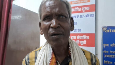 सेवा सेतु पहल के माध्यम से जशपुर निवासी राम साय की आधार कार्ड संबंधी समस्या का समाधान।