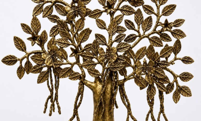 PM Modi gifts 'Tree of Life' artifact to the Prime Minister of New Zealand