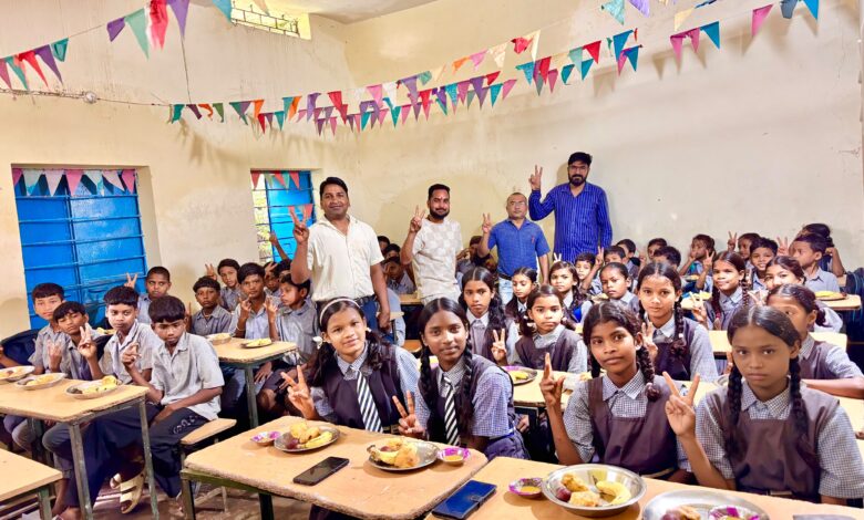 Surajpur Bagless Day: Children gained practical learning through the creation of nutrition gardens in 500 schools, the 'Nyota Bhojan' initiative, and the 'Ek Ped Maa Ke Naam' (A Tree in Mother's Name) campaign.