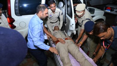 Violence during a rally in Raipur; 16 police personnel injured in stone-pelting.