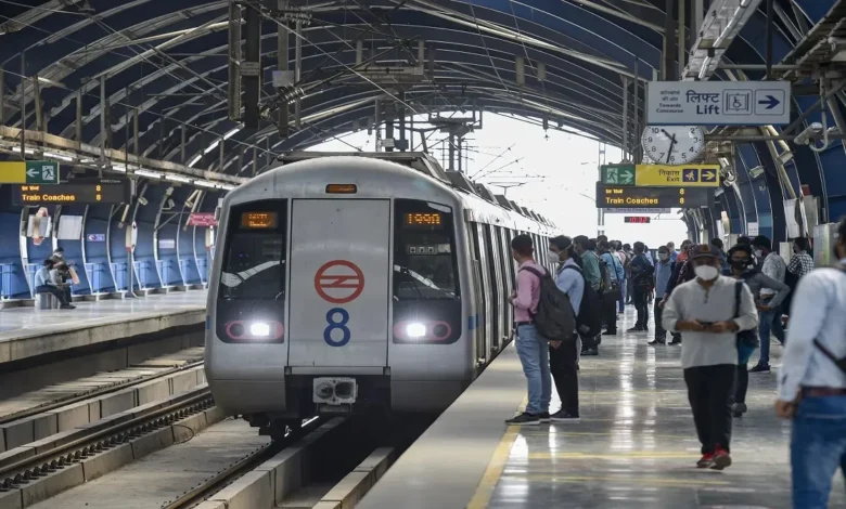 Protests in Delhi over the paper leak intensify; several metro stations near Jantar Mantar closed; Supreme Court Bar Association expresses concern.