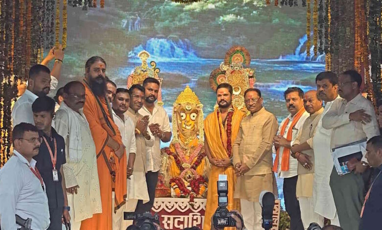 Chief Minister Sai pulled Lord Jagannath's chariot alongside devotees at the Amlipadar Rath Yatra festival in Gariaband.