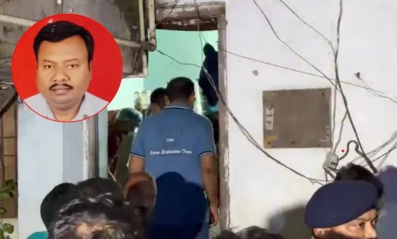 Suspicious deaths of five members of the same family in Raipur; bodies found in a locked house; police investigating.