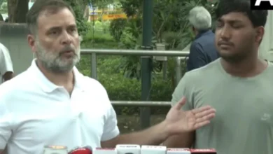 Rahul Gandhi's press conference: Showed a student who was a victim of a pellet gun.