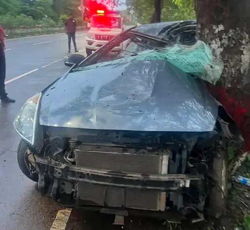Havoc caused by speeding in Bhilai: Car crashes into a tree; two youths die on the spot.