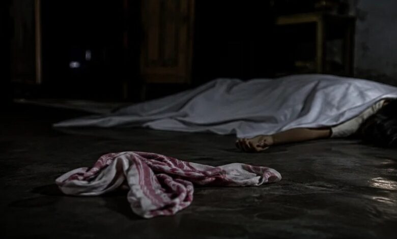 Korba: Innocent girl playing with younger brother; scarf turns into a deadly noose.