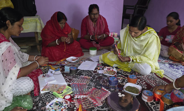 'Bihan' scheme transforms the lives of rural women; they are boosting their income by making Rakhis.
