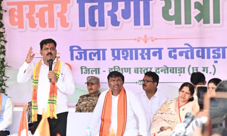 Dantewada Tiranga Yatra: मां दंतेश्वरी की पूजा के बाद विजय शर्मा ने किया यात्रा का शुभारंभ