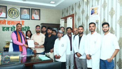 Intern doctors called off their protest after discussions with the Health Minister.