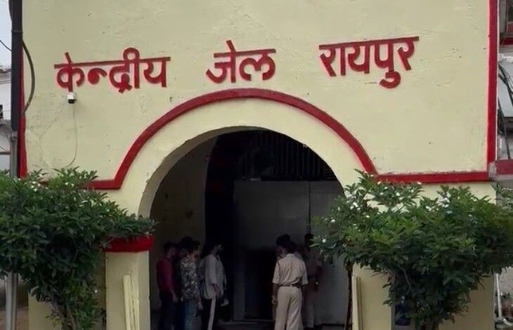 Raipur: Smuggling of intoxicants using onions and soap was taking place inside the jail.