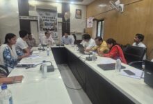 Commissioner Taran Prakash Sinha inspected development works in the Gram Panchayats of Kurud and issued instructions for the effective implementation of schemes.