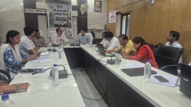 Commissioner Taran Prakash Sinha inspected development works in the Gram Panchayats of Kurud and issued instructions for the effective implementation of schemes.
