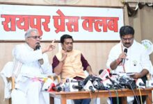 Bhupesh Baghel and Vijay Sharma lock horns over PM Awas Yojana; heated debate lasts 1 hour 20 minutes.