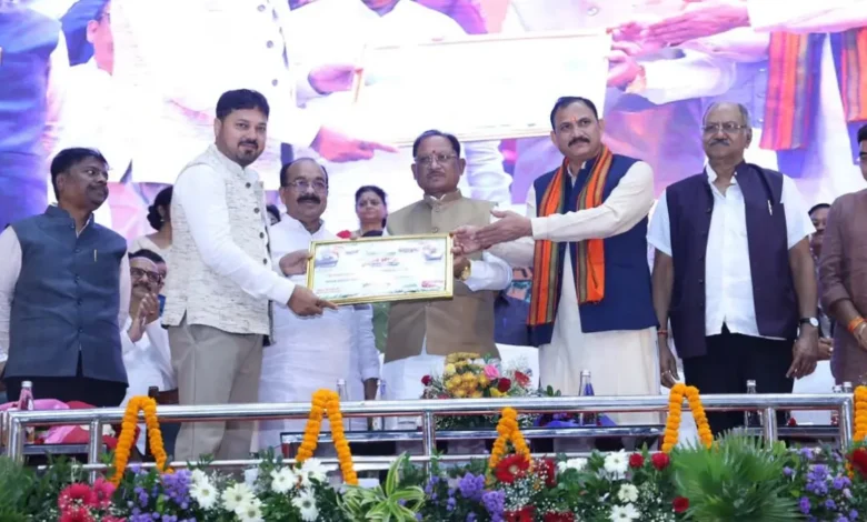 Mega Blood Donation Drive in Raipur: Over 1000 women donated blood; record entered in the Golden Book.