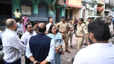 Notices issued for 15 dilapidated houses in Raipur ahead of the Ganesh Visarjan procession; instructions given to vacate them.
