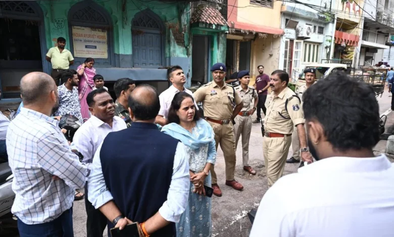 Notices issued for 15 dilapidated houses in Raipur ahead of the Ganesh Visarjan procession; instructions given to vacate them.