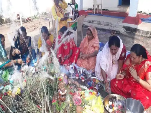 Kamar Chhath 2026: Devotional fervor to resonate in Chhattisgarh today; learn about the unique traditions.