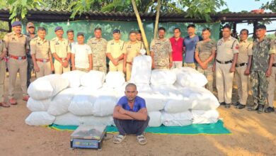 6.32 quintals of cannabis seized in Jashpur; major smuggling racket exposed; accused was transporting the contraband in a truck, hidden beneath empty bottles.