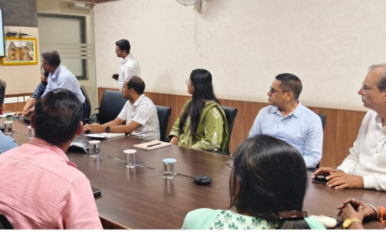Tendu leaf collectors in Chhattisgarh receive significant financial support; 169 families aided.