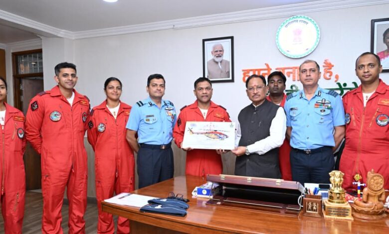 A spectacular air show will take place on November 2nd as part of the Chhattisgarh State Festival, featuring 5 helicopters from the 'Sarang' team performing breathtaking maneuvers.