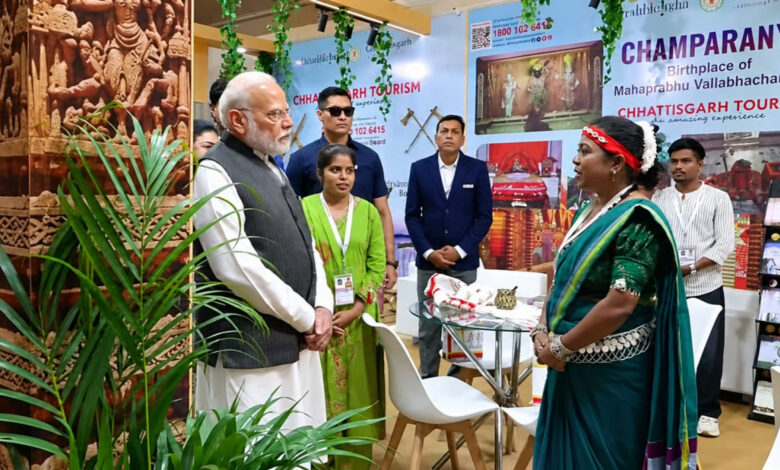 Heena, a woman entrepreneur from Chhattisgarh, met with Prime Minister Narendra Modi; she is providing employment to 37 women.