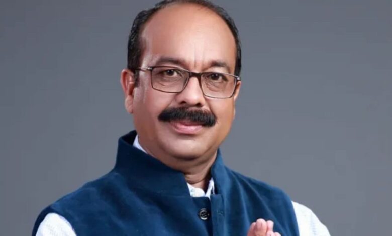 Deputy CM Arun Sao sustained injuries during a religious event; he received treatment at SIMS Hospital, and his scheduled engagements have been cancelled.