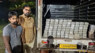 CG News: Approximately ₹4 crore recovered from a secret compartment in a pickup truck; two individuals taken into custody; Income Tax Department informed.