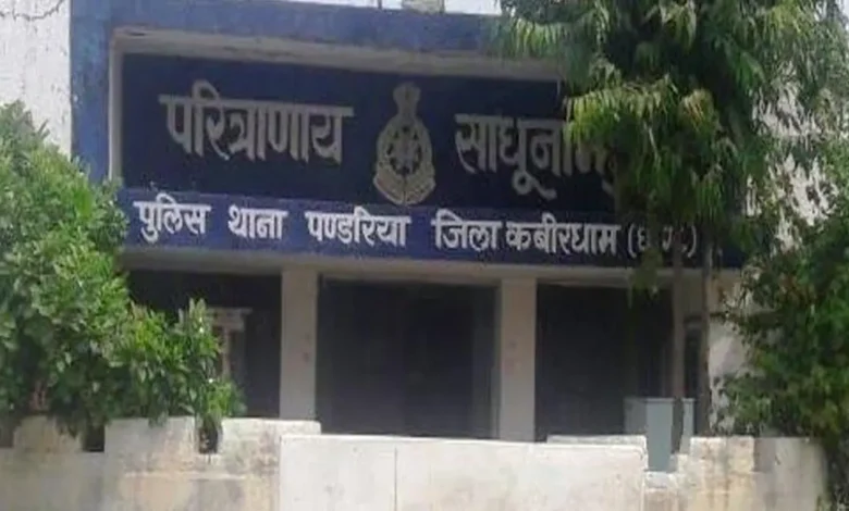 Kawardha: Human skeleton discovered during MGNREGA excavation; presence of a bag and slippers nearby sparks alarm