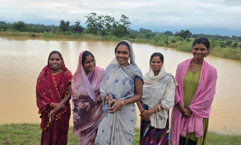 सरगुजा में मत्स्य पालन से ग्रामीण किसानों और महिलाओं की आय में वृद्धि