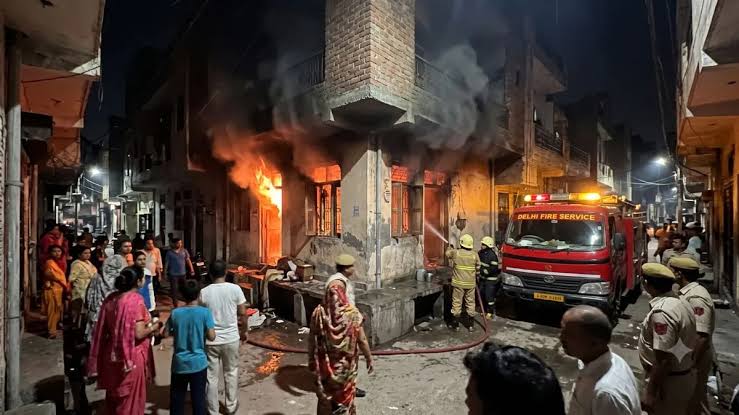 Delhi: Massive fire breaks out in two factories in Narela early this morning; 15 fire tenders at the scene; woman dies in cylinder blast.